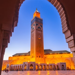 Minarete da mesquita Hassan II, em Casablanca, ao entardecer